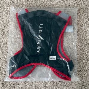 UltrAspire Men’s Medium Bronco Race Vest Black/Red BRAND NEW w/TAGS